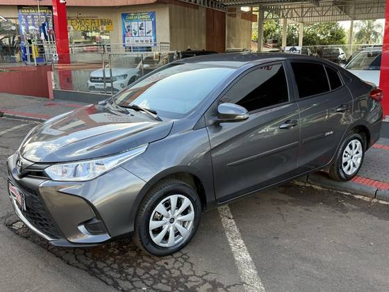 TOYOTA YARIS 1.5 16V FLEX SEDAN XL LIVE MULTIDRIVE
